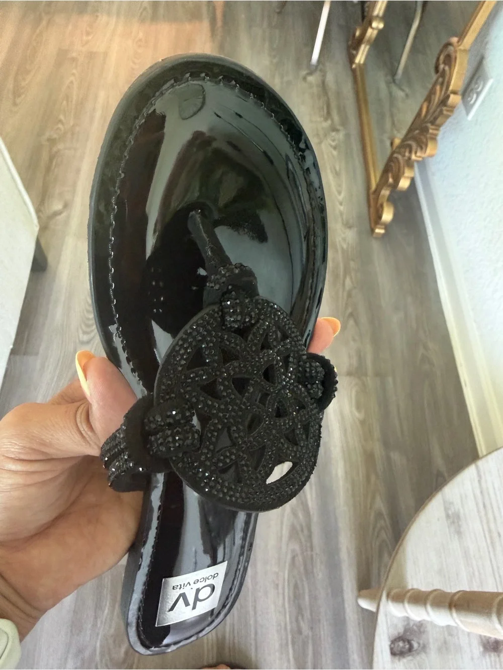 DV by Dolce Vita Black Patent Decorative Thong Sandals size 10